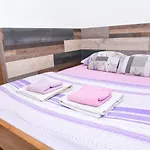 住宿加早餐酒店 Youth - Camp And 亚伊采
