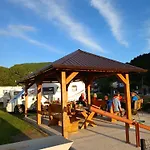 Youth - Camp And 住宿加早餐酒店 亚伊采