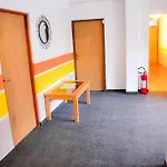 Youth - Camp And 住宿加早餐酒店 亚伊采