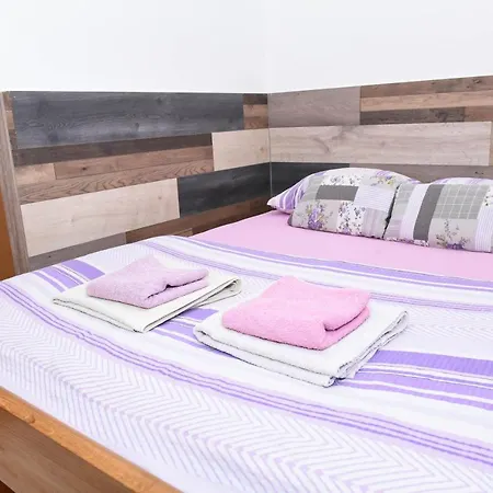 Bed & Breakfast Youth - Camp And Jajce