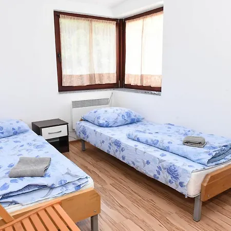 Bed & Breakfast Youth - Camp And Jajce
