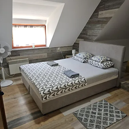 Bed & Breakfast Youth - Camp And Jajce