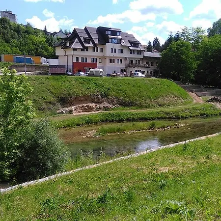 Sobe Sa Kupatilom Jajce