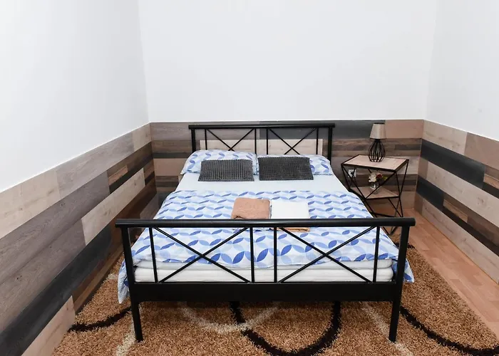 Alojamento de Acomodação e Pequeno-almoço Youth - Camp And Jajce