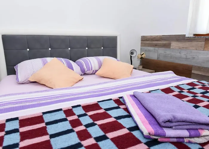 Alojamento de Acomodação e Pequeno-almoço Youth - Camp And *