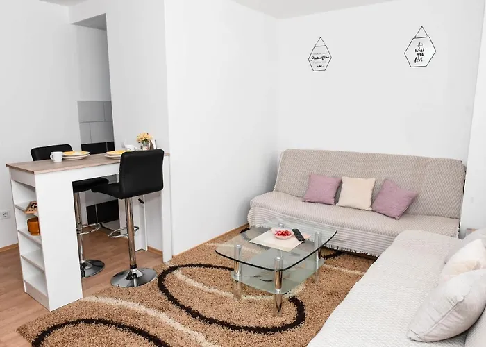 Alojamento de Acomodação e Pequeno-almoço Youth - Camp And *