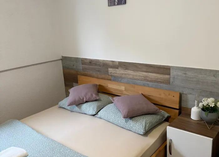 Alojamento de Acomodação e Pequeno-almoço Youth - Camp And *