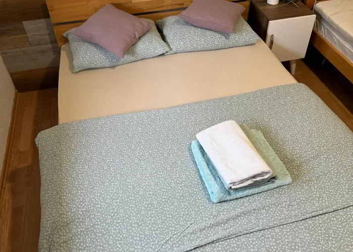 Alojamento de Acomodação e Pequeno-almoço Youth - Camp And Jajce