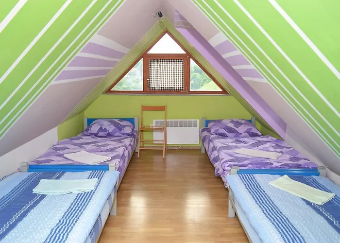 Alojamento de Acomodação e Pequeno-almoço Youth - Camp And Jajce