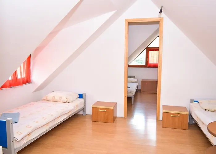 Alojamento de Acomodação e Pequeno-almoço Youth - Camp And Jajce