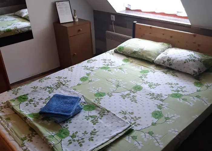 Alojamento de Acomodação e Pequeno-almoço Youth - Camp And